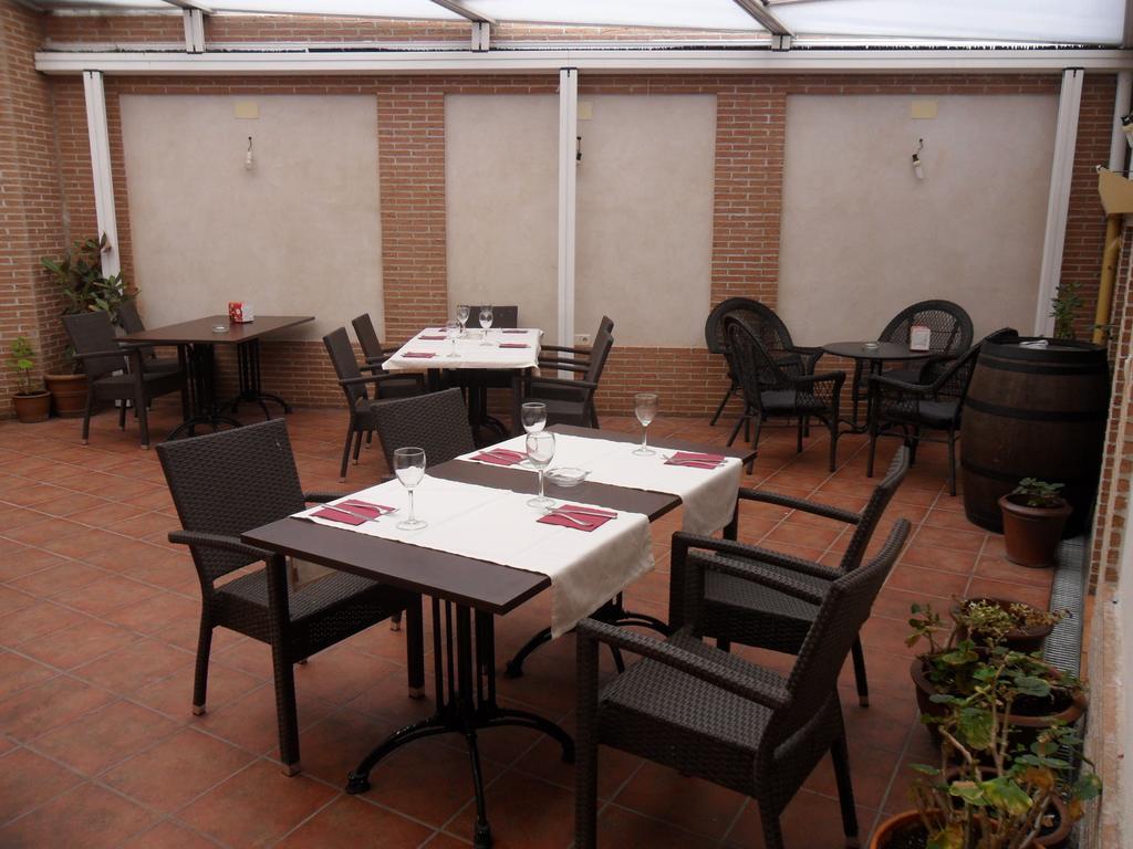 Hostal El Descanso マドリード エクステリア 写真