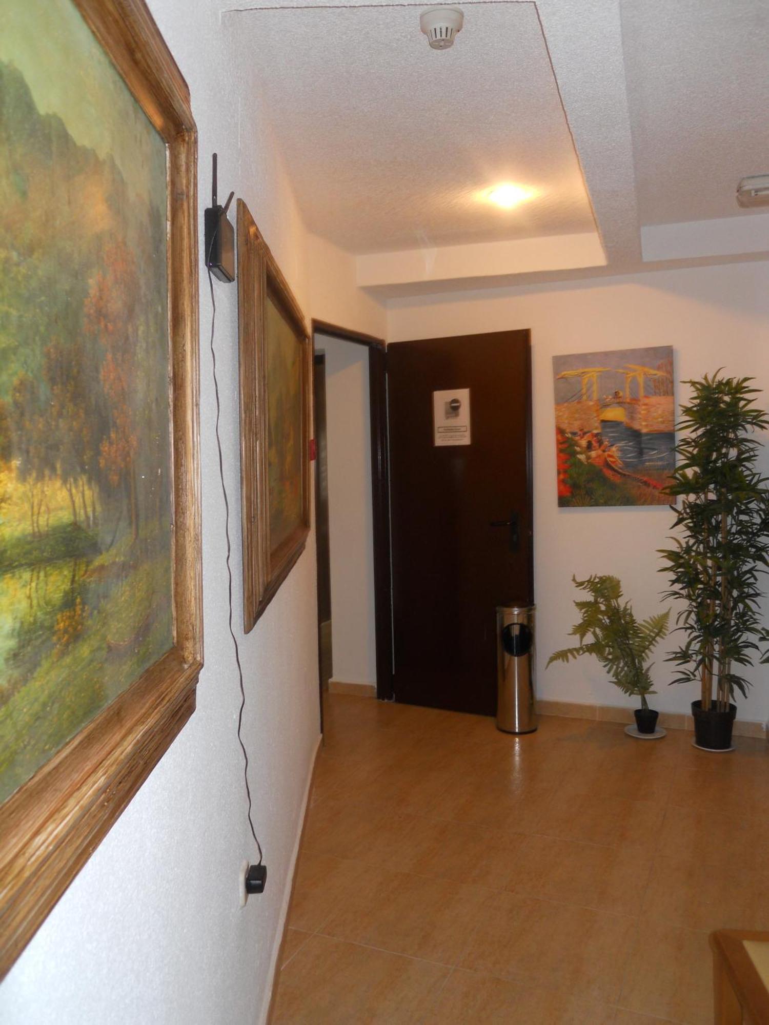 Hostal El Descanso マドリード エクステリア 写真