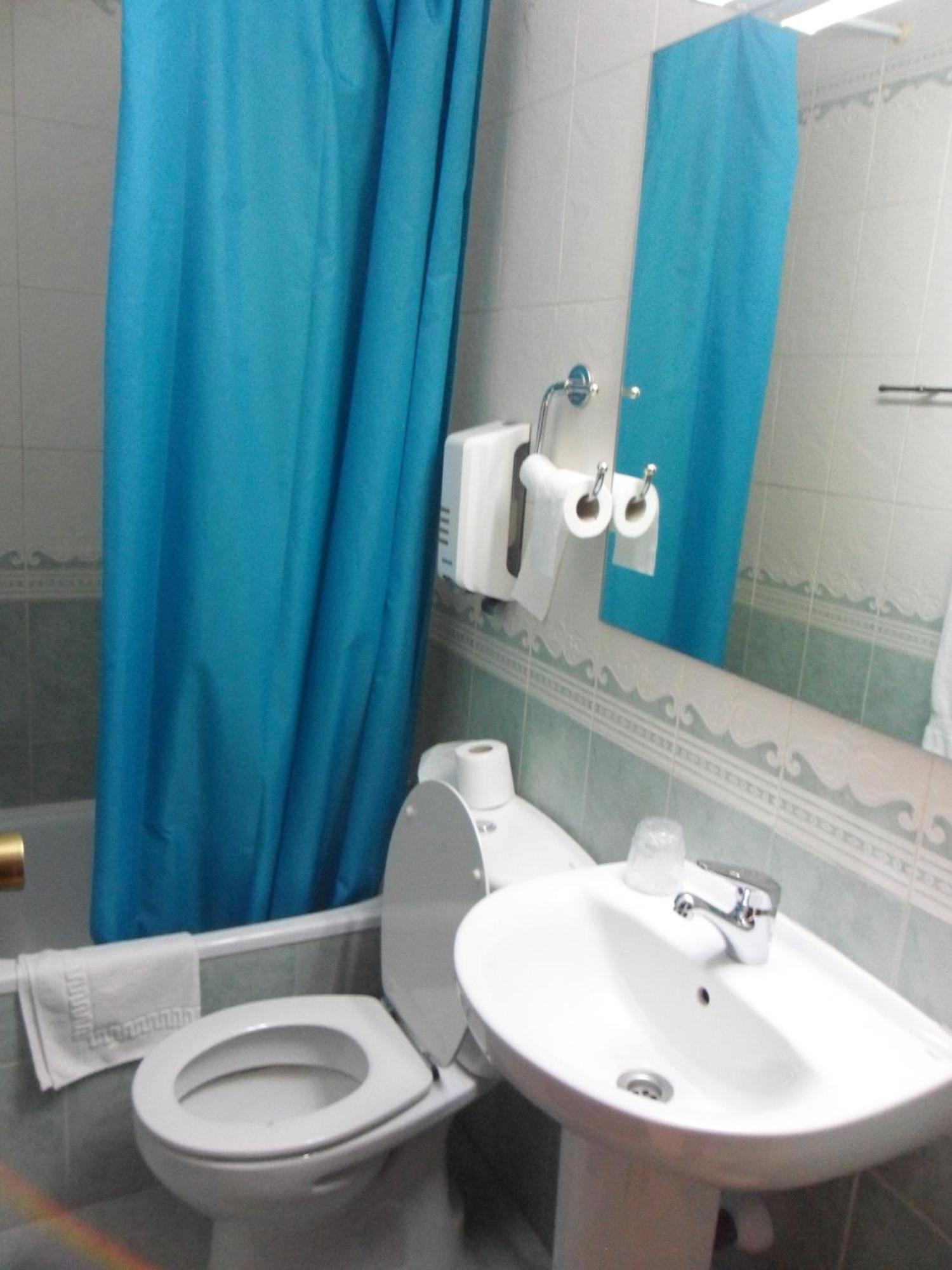 Hostal El Descanso マドリード エクステリア 写真