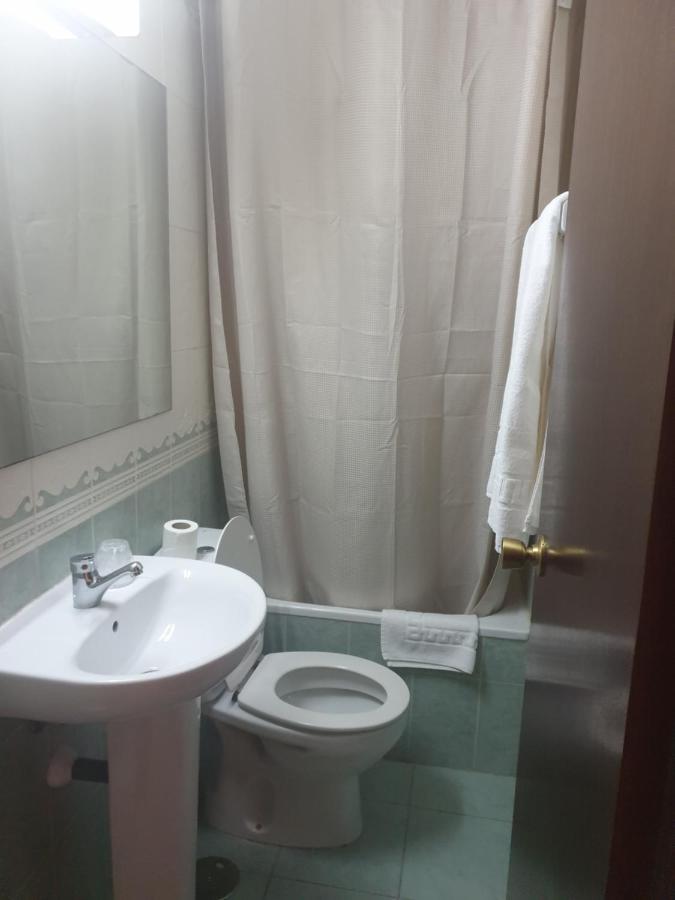 Hostal El Descanso マドリード エクステリア 写真